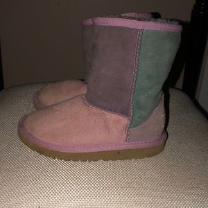 Girls Ugg Short Colorblock Boots